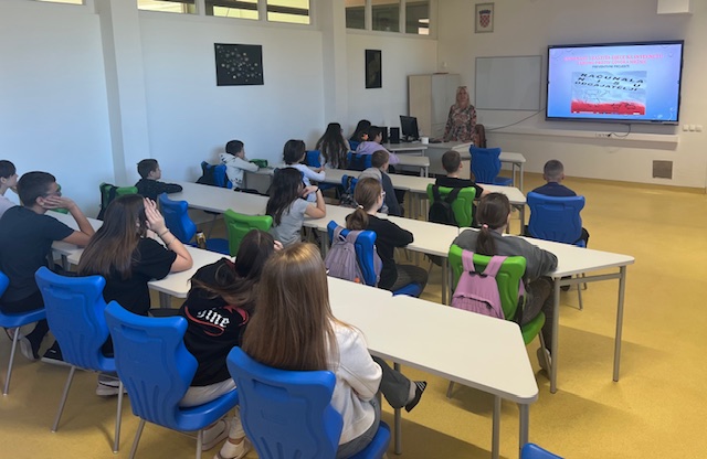 Slika /2025/Prevencija/sigurnost na internetu/vladislavci int2.jpg